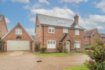 Main Photo of a 4 bedroom  Detached House for sale