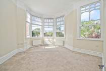 Main Photo of a 3 bedroom  Flat to rent