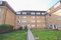 Main Photo of a 2 bedroom  Flat to rent