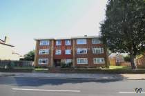 Main Photo of a 3 bedroom  Flat to rent