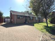 Main Photo of a 2 bedroom  Bungalow for sale