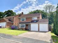 Main Photo of a 4 bedroom  Detached House for sale