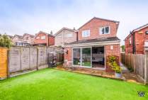 Main Photo of a 4 bedroom  Detached House for sale