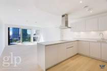 Main Photo of a 4 bedroom  Flat for sale