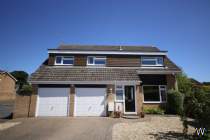 Main Photo of a 5 bedroom  Detached House for sale