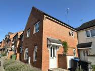 Main Photo of a 3 bedroom  Terraced House to rent