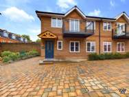 Main Photo of a 2 bedroom  Semi Detached House to rent