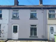 Main Photo of a 2 bedroom  Terraced House to rent