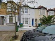 Main Photo of a 3 bedroom  Terraced House to rent