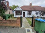 Main Photo of a 2 bedroom  Semi Detached House to rent