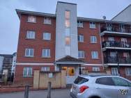 Main Photo of a 2 bedroom  Flat to rent