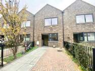 Main Photo of a 3 bedroom  Terraced House to rent