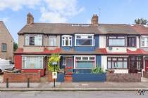 Main Photo of a 4 bedroom  Terraced House for sale