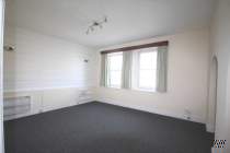 Main Photo of a 2 bedroom  Flat to rent