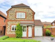 Main Photo of a 3 bedroom  Link Detached House to rent