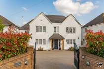 Main Photo of a 5 bedroom  Detached House for sale