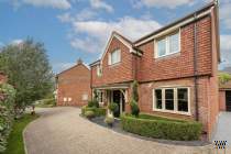 Main Photo of a 4 bedroom  Detached House for sale