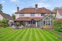 Main Photo of a 5 bedroom  Detached House for sale