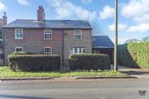 Main Photo of a 4 bedroom  Semi Detached House to rent