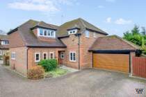 Main Photo of a 5 bedroom  Detached House for sale