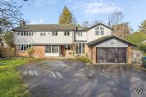 Main Photo of a 5 bedroom  Detached House for sale