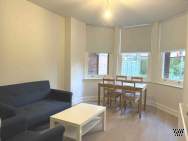 Main Photo of a 2 bedroom  Flat to rent