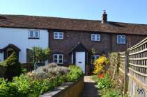 Main Photo of a 3 bedroom  Cottage to rent