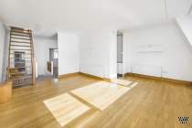 Main Photo of a 3 bedroom  Flat for sale