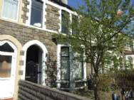 Main Photo of a 4 bedroom  Terraced House to rent