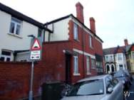 Main Photo of a 4 bedroom  End of Terrace House to rent