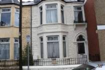 Main Photo of a 2 bedroom  Flat to rent