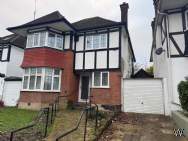 Main Photo of a 4 bedroom  Link Detached House for sale