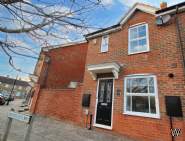 Main Photo of a 2 bedroom  End of Terrace House to rent