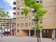 Main Photo of a 2 bedroom  Flat for sale