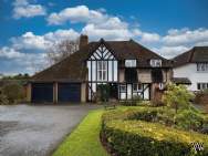 Main Photo of a 4 bedroom  Detached House for sale