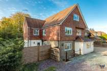 Main Photo of a 6 bedroom  Detached House for sale