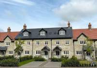 Main Photo of a 3 bedroom  Town House to rent