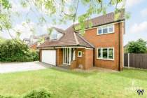 Main Photo of a 5 bedroom  Detached House for sale