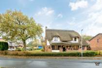 Main Photo of a 4 bedroom  Detached House for sale