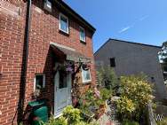 Main Photo of a 2 bedroom  End of Terrace House for sale