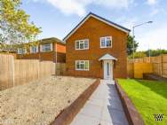 Main Photo of a 4 bedroom  Detached House to rent