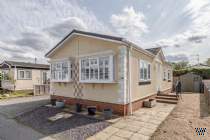 Main Photo of a 2 bedroom  Park Home for sale