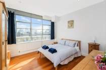 Main Photo of a 2 bedroom  Flat to rent