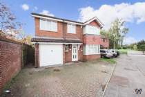 Main Photo of a 4 bedroom  Detached House to rent