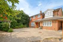 Main Photo of a 6 bedroom  Detached House for sale