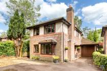 Main Photo of a 4 bedroom  Detached House for sale