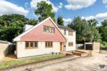 Main Photo of a 4 bedroom  Detached House for sale