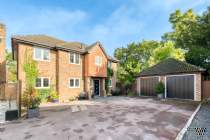 Main Photo of a 4 bedroom  Detached House for sale