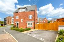 Main Photo of a 4 bedroom  Semi Detached House for sale