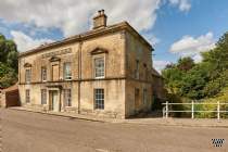 Main Photo of a 6 bedroom  Detached House for sale